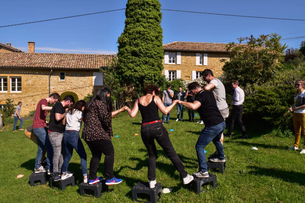 Jeu de rapidité en équipe avec des caisses : Game of Saône.