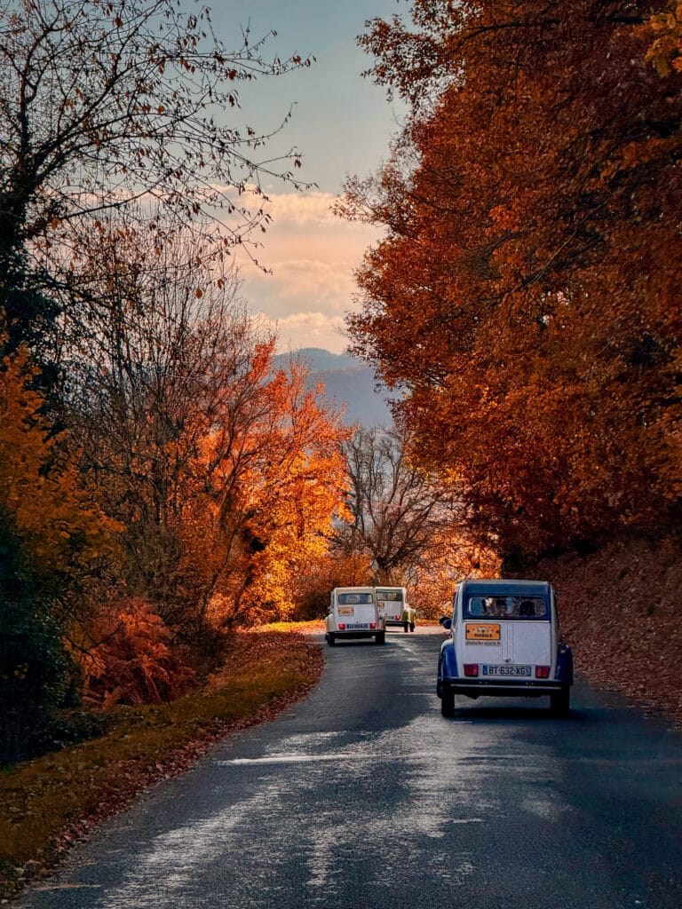Rallye en 2CV dans le beaujolais