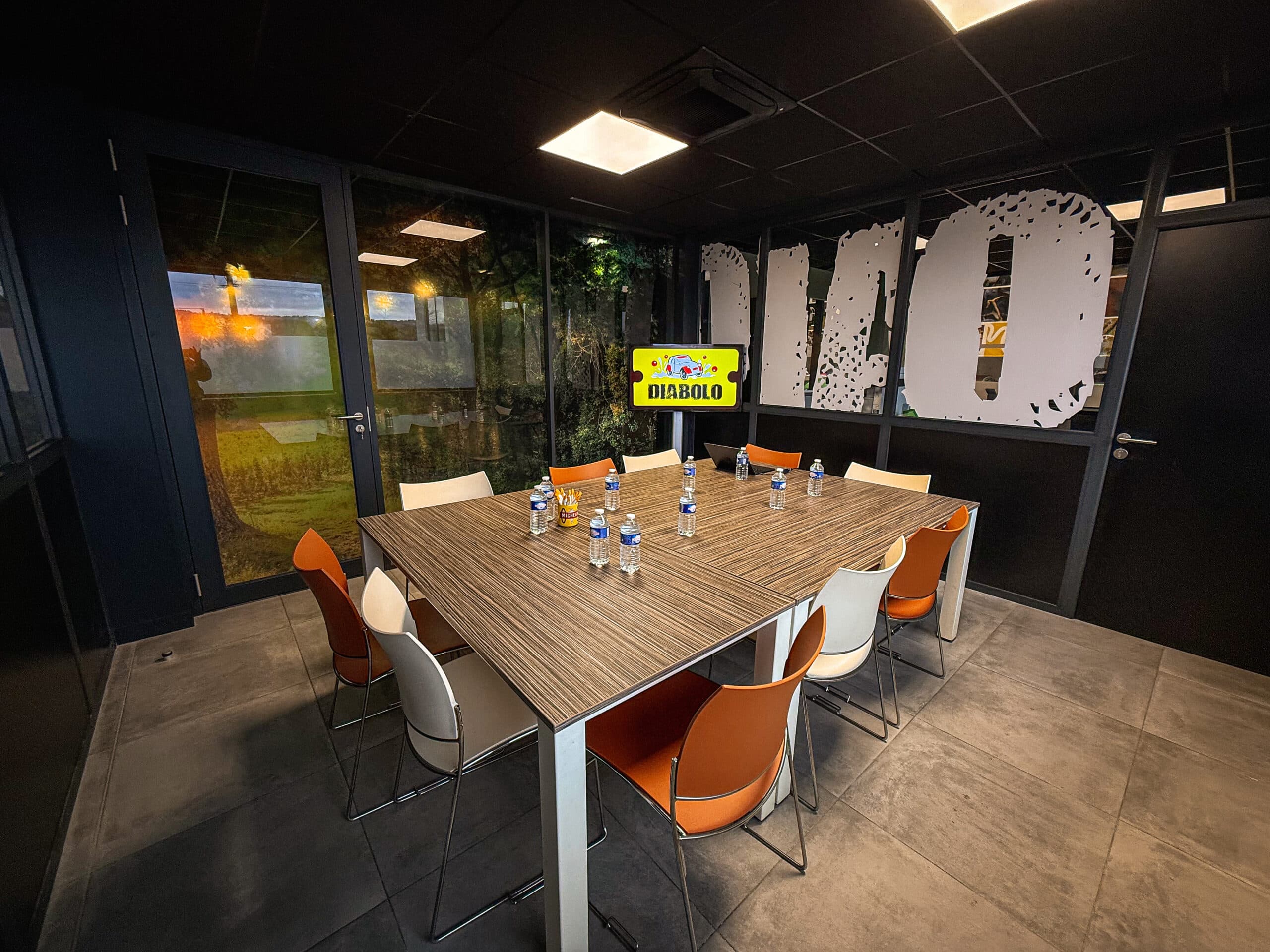salle de réunion établi